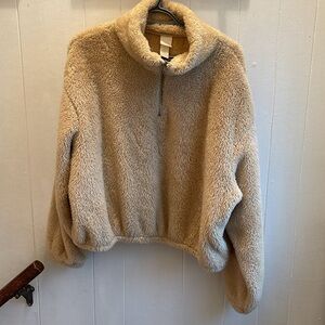 Teddy style sweater
